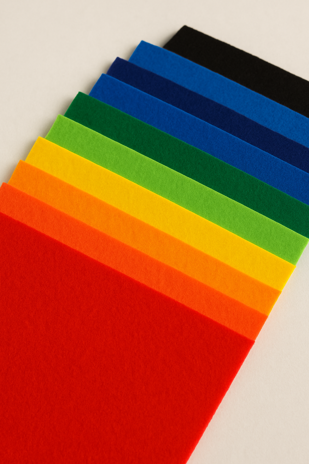 Planchas de tela fieltro de colores surtidos, ideales para disfraces, manualidades y proyectos escolares